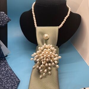 Statement Pearl Burst Tie Necklace